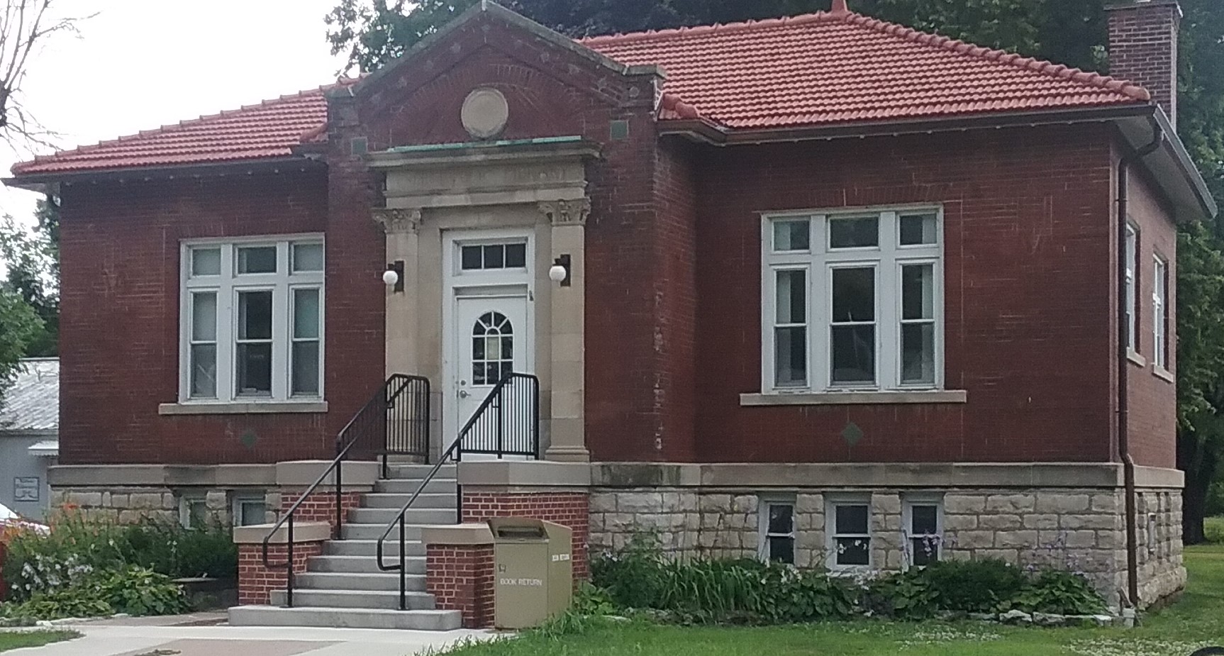 picture of the Eldon Public Library